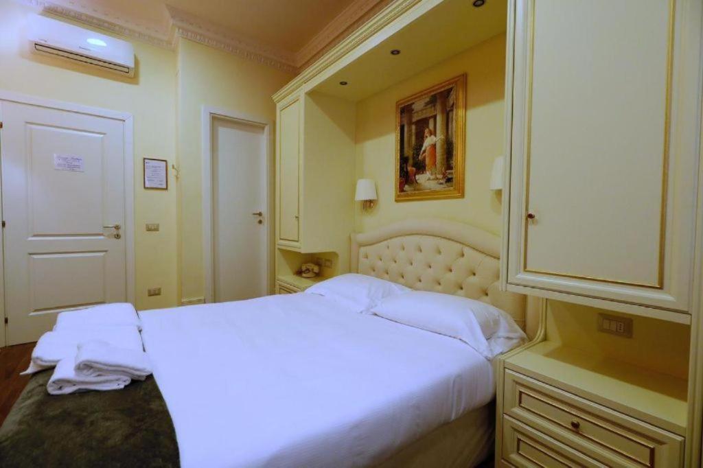 Hotel Dimora Frattina à Rome Extérieur photo